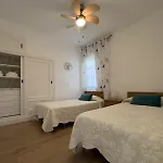 La Tortuga I, Encantador Apartamento Con Garaje En Primera Linea De Playa